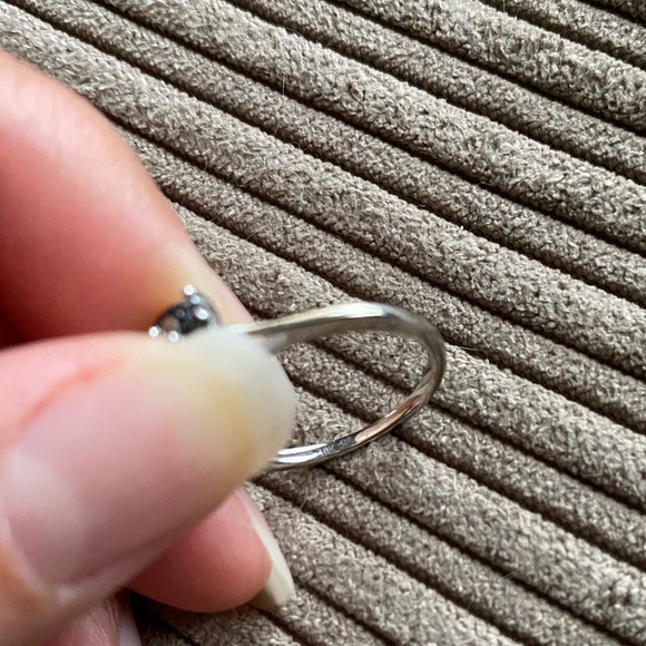 10K white gold with Blue/white Diamond Ring - Picture 7 of 7